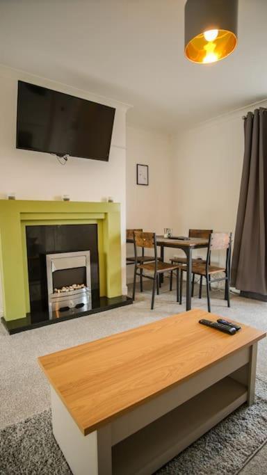 3 Bed, Parking Inc 15 Percent Off For Monthly Stays Westoe Екстериор снимка